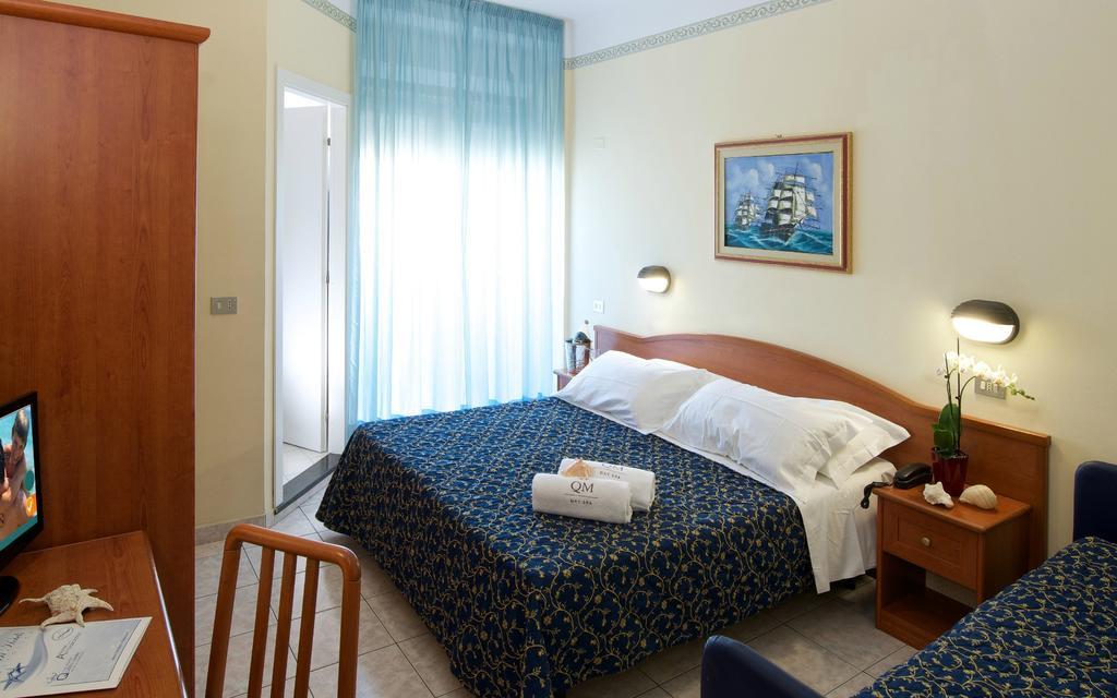 Hotel Queen Mary Cattolica Pokoj fotografie